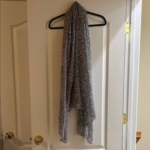Gray Patterned Scarf
